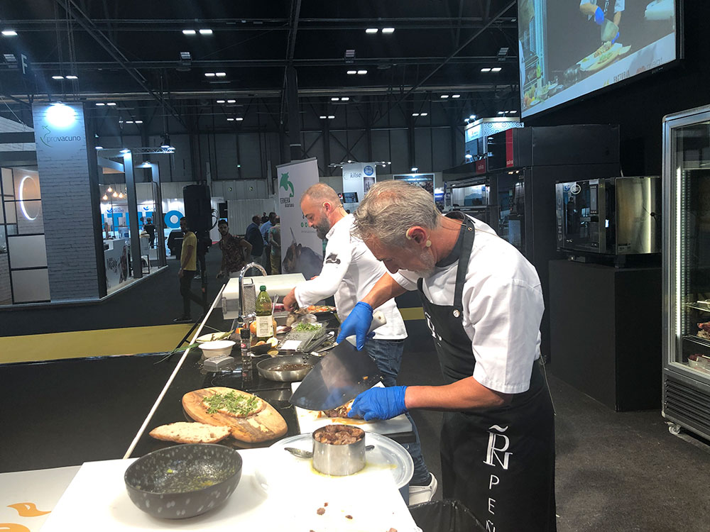 Aguja de Vaca Asturiana y Falda de Ternera Asturiana acaparan la atención en la Factoría Chef de Meat Attraction