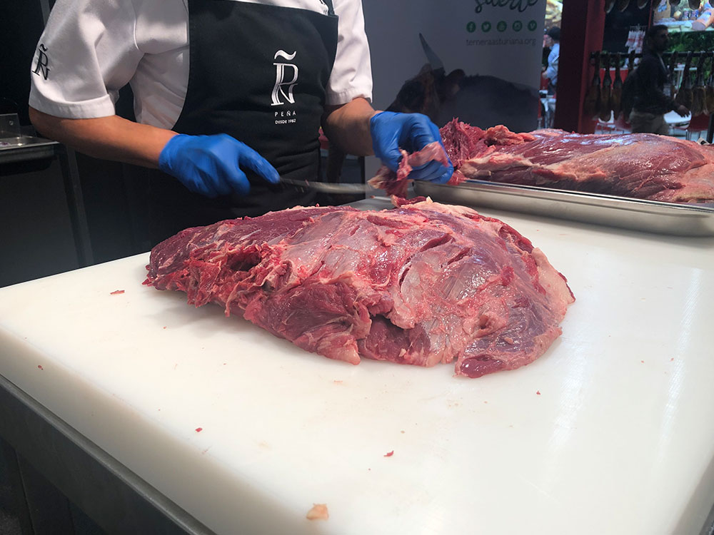 Aguja de Vaca Asturiana y Falda de Ternera Asturiana acaparan la atención en la Factoría Chef de Meat Attraction