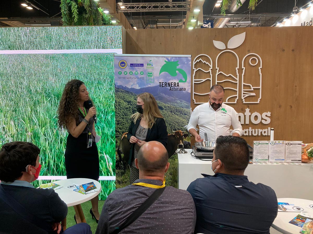 Ternera Asturiana en el stand institucional de Asturias.