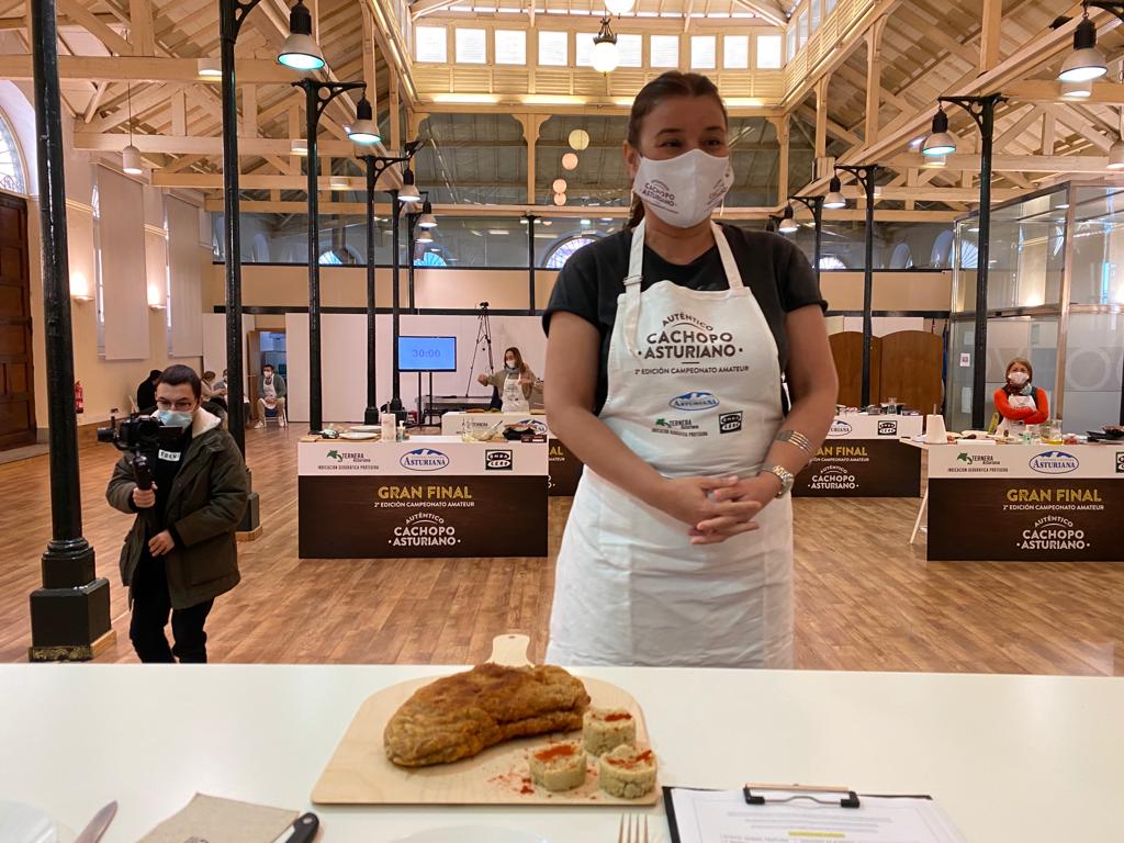 “Cachopo de berza con patata cremosa al Cabrales”, de Esther García García (Madrid).