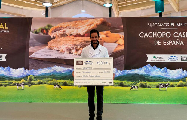 Raúl Bernardo Suárez, ganador de la segunda edición del Campeonato Amateur del Auténtico Cachopo Asturiano.