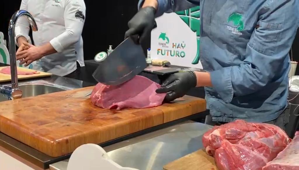 “Nuestra Ternera Asturiana es la apta para hacer cachopo, es la única, es ella”