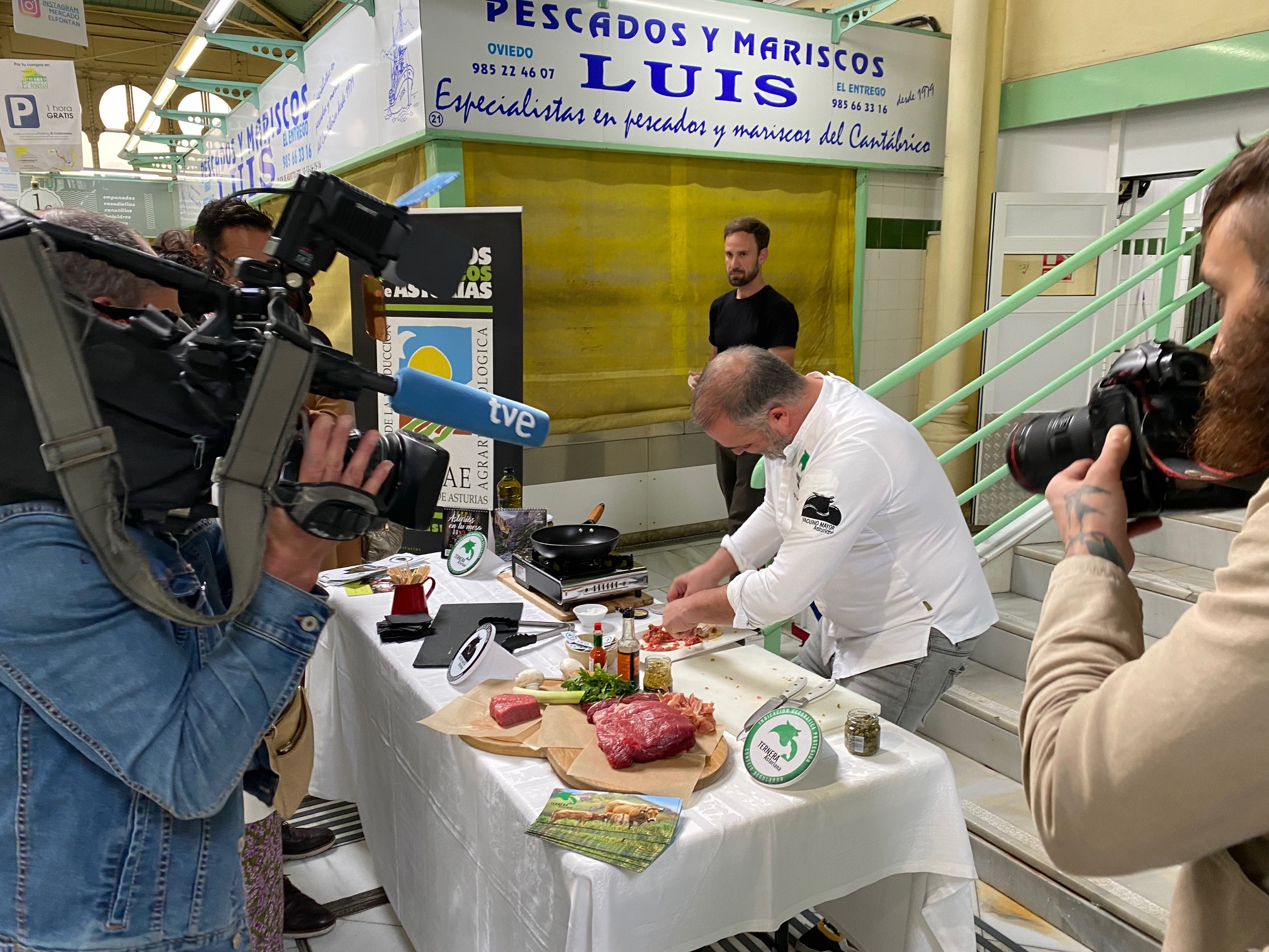 Ternera Asturiana dirige un taller a los profesionales del Fontán 