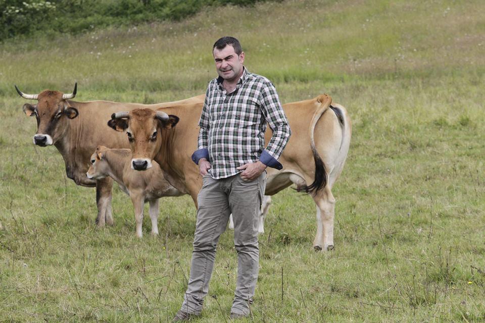 Rubén Fernández deja la presidencia de Ternera Asturiana por motivos de salud