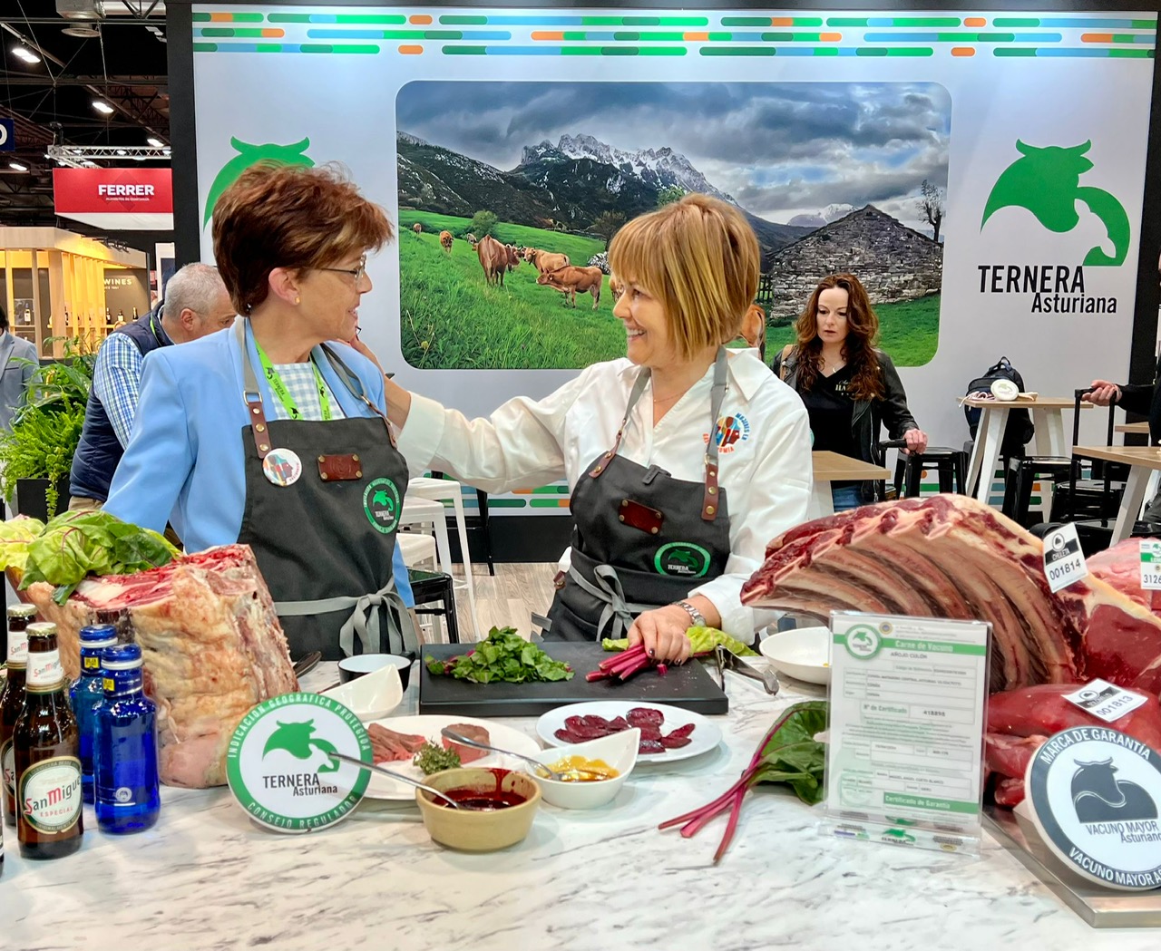 “Ternera asturiana sobre rojos” en Salón Gourmets: De la producción primaria a la mesa, pasando por los fogones de una cocinera ganadera y otra con estrella